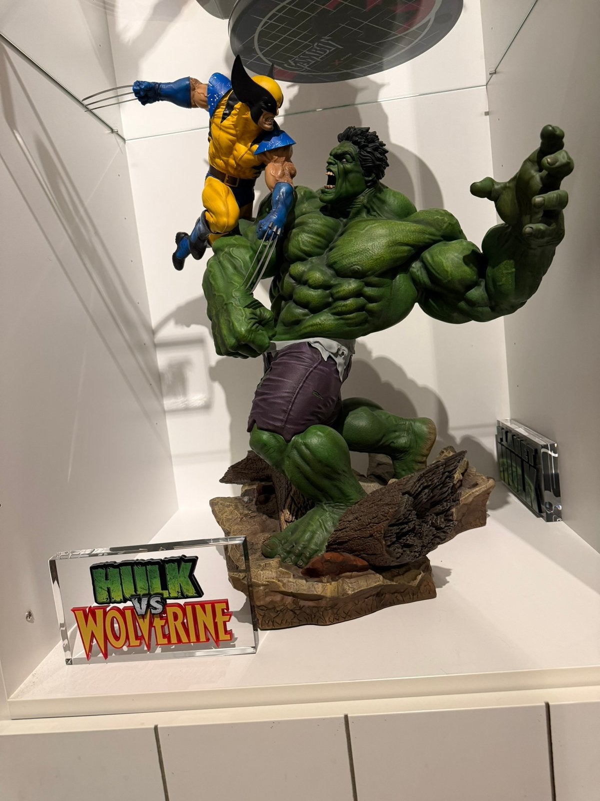 Format premium Sideshow Hulk contre Wolverine, Enlèvement ou Envoi, Comme neuf
