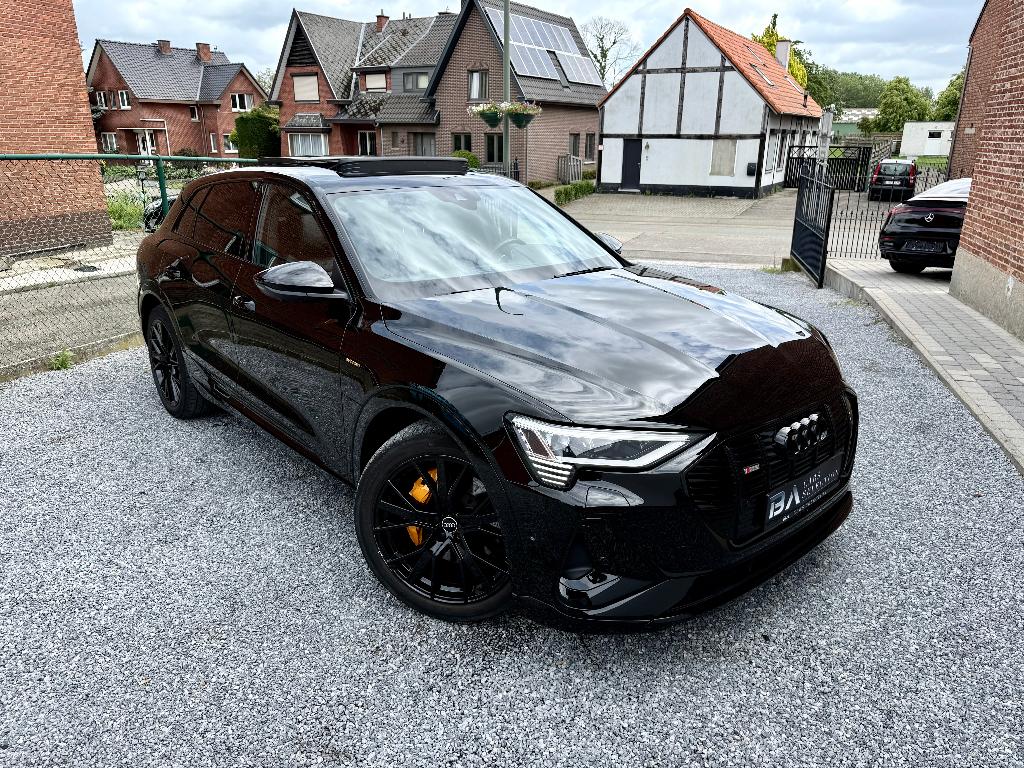 Audi e-tron 95 kWh 55 Quattro 3x S line Black | 360 | Pano!, Auto's, Audi, Automaat, https://public.car-pass.be/vhr/168de9fc-51e2-4ffa-aa2d-6398e5cdad12