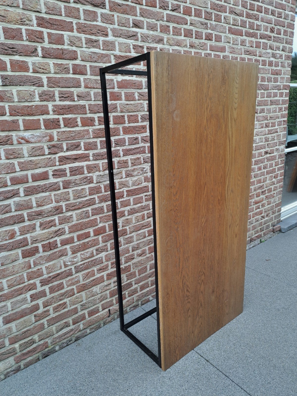 Salontafel met zwart metalen onderstel, Ophalen