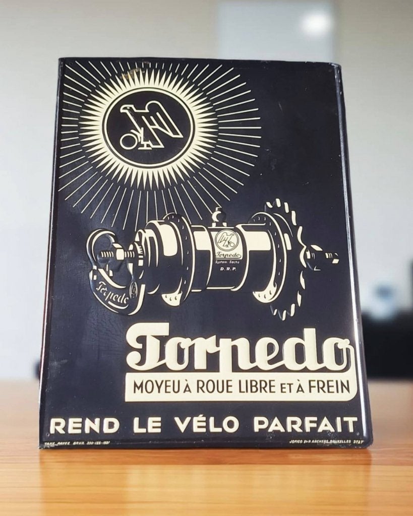 Tof en zeldzaam antiek fietsreclamebord van Torpedo., Verzamelen, Ophalen of Verzenden, Gebruikt, Reclamebord