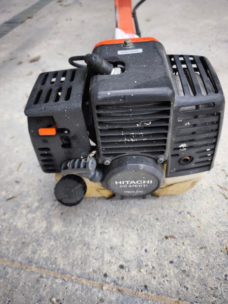 Debroussailleur Hitachi, Ophalen