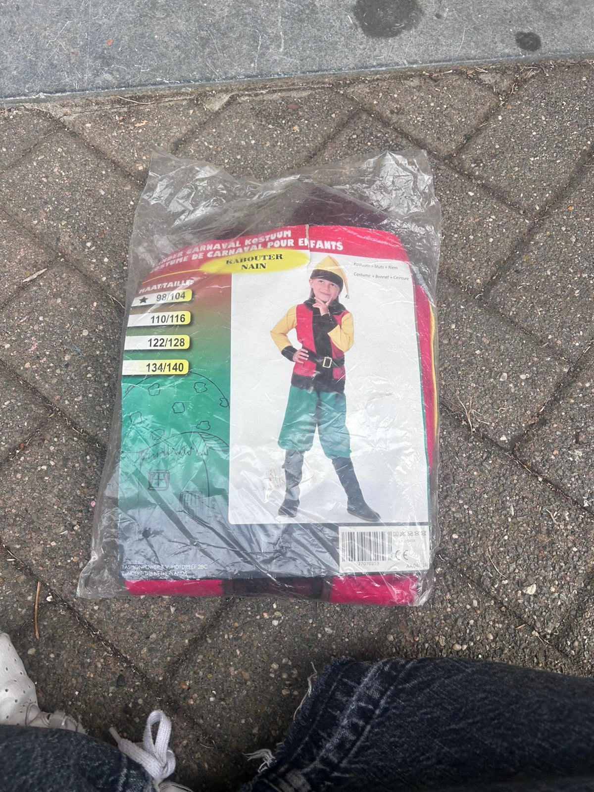 Verkleed pak, Ophalen, Zo goed als nieuw