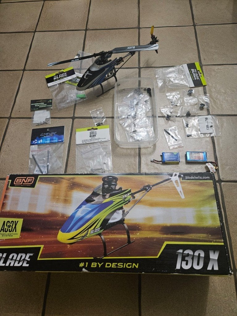 blade 130x + Beaucoup de Pièces., Enlèvement ou Envoi, Comme neuf, Électro, Hélicoptère
