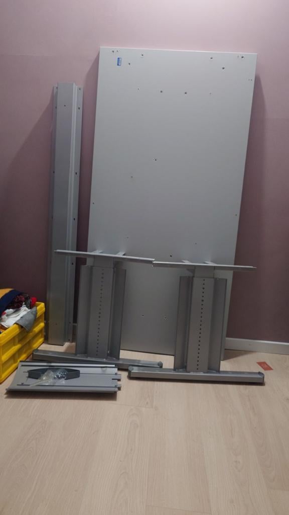 Stevige bureau, Ophalen, 160 cm, Gebruikt, In hoogte verstelbaar