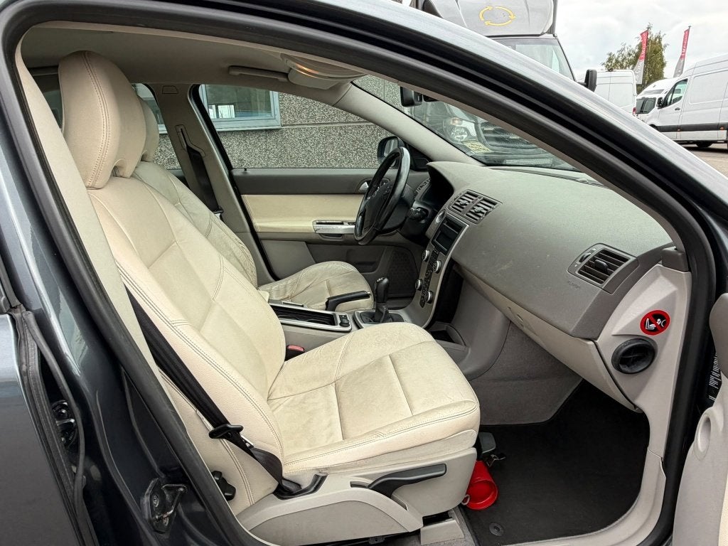Volvo S40 (Stock ID 98543) — 12