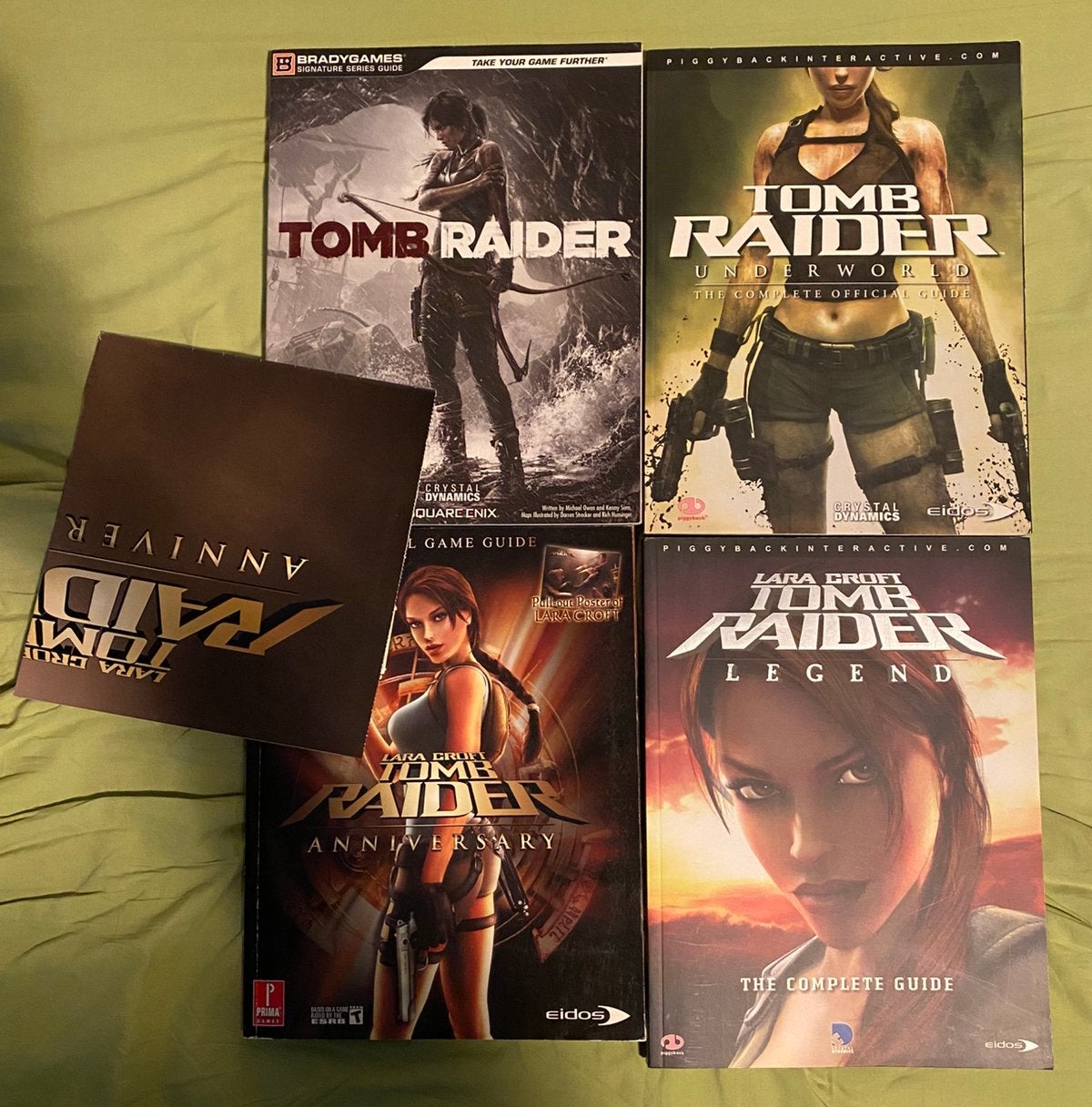 Tomb raider guide boeken, Boeken, Avontuur en Actie, Ophalen, Gelezen