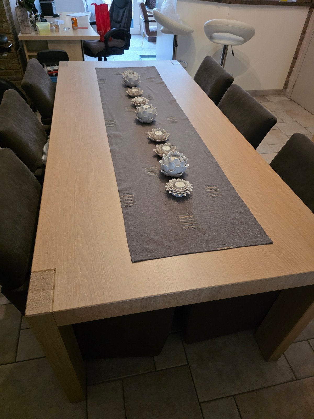 eettafel + stoelen + 2 kasten, Ophalen