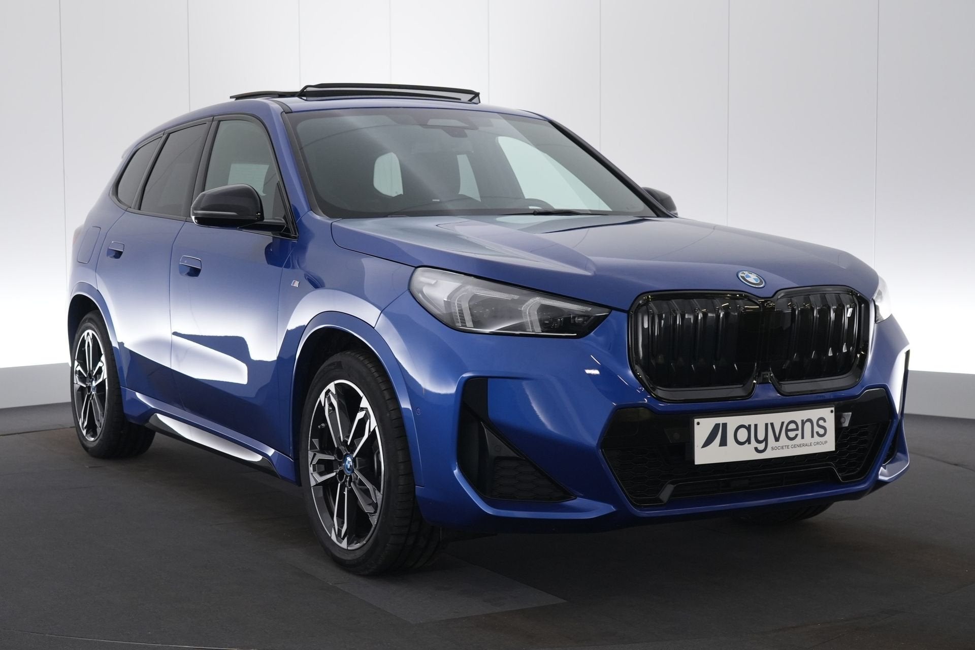 (2EFH016) BMW IX1, Entreprise, Carnet d'entretien, Alcantara, 5 portes