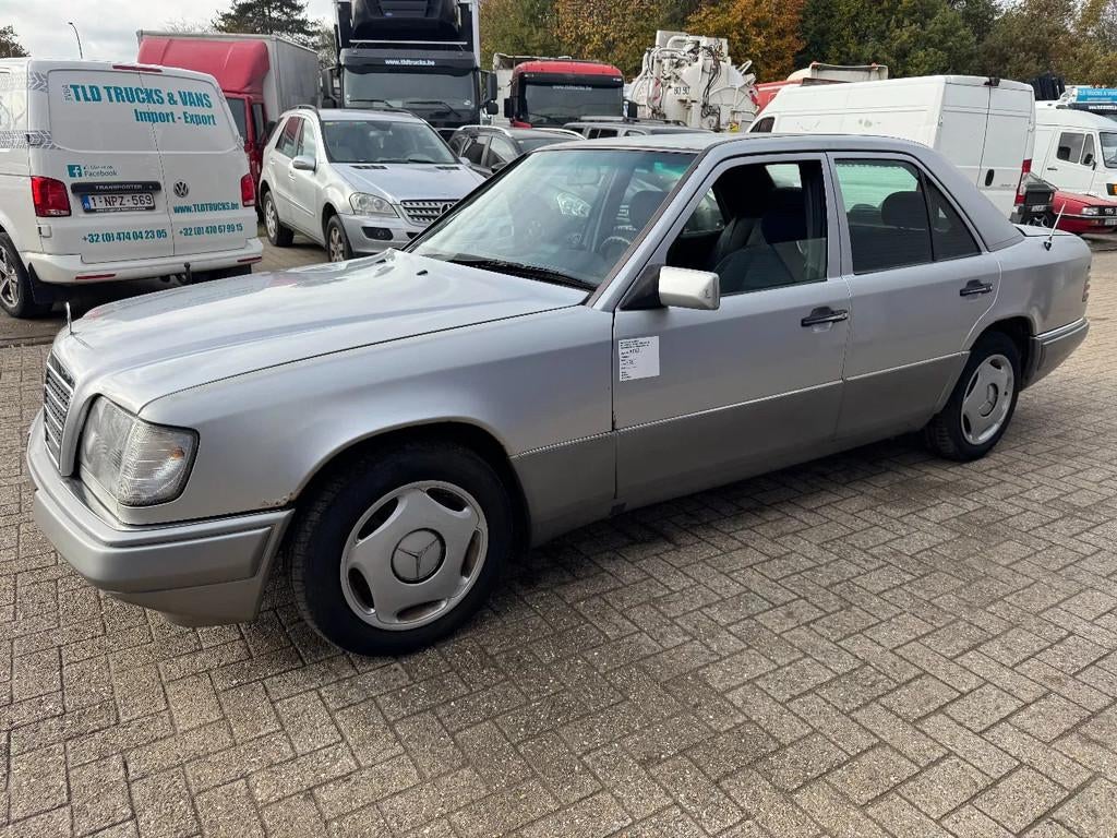 Mercedes-Benz 200-serie *W124-BELGIAN CAR* (bj 1995), Auto's, Mercedes-Benz, Bedrijf, Zilver of Grijs, Te koop