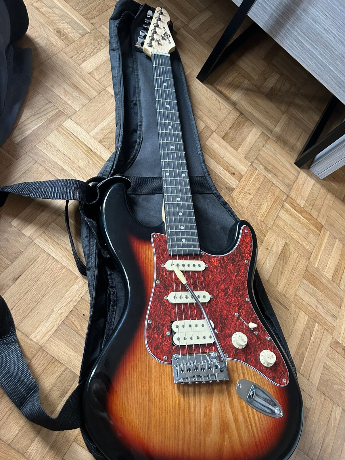 2x electrische guitaar + 2 boxen, Muziek en Instrumenten, Ophalen, Nieuw, Elektrische gitaar