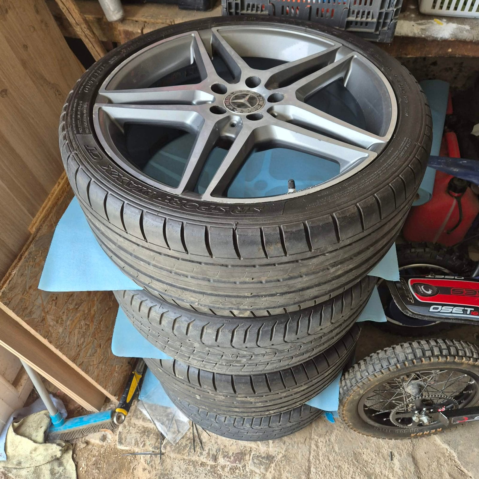4 Jantes Mercedes  + Pneus Dunlop SP Sport Maxx GT 19", Enlèvement