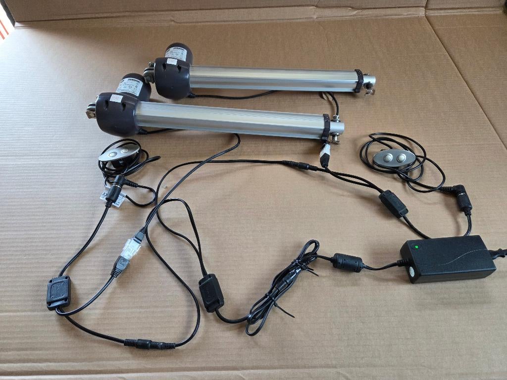 2 motoren voor relax  2 zit met tranfo, Ophalen