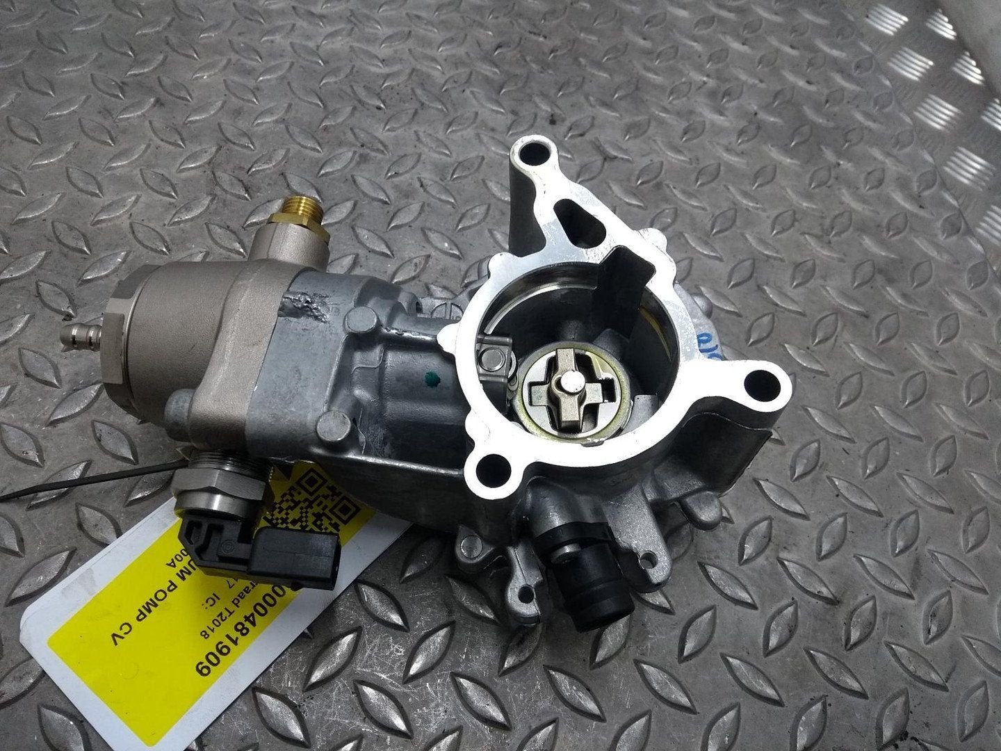VOLKSWAGEN GOLF VACUUMPOMP 2017, Ophalen of Verzenden, Gebruikt, ARN erkend