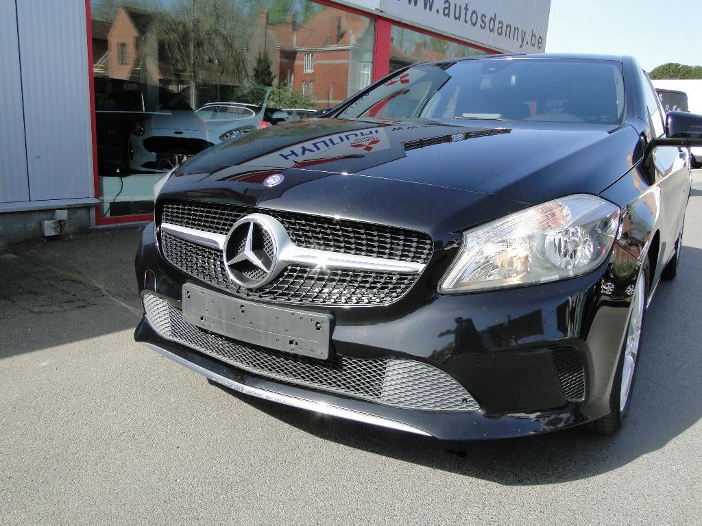 MERCEDES A180 URBAN NAVI 1 JAAR GARANTIE, Autos, Mercedes-Benz, 90 kW, Classe A, Euro 6, Entreprise