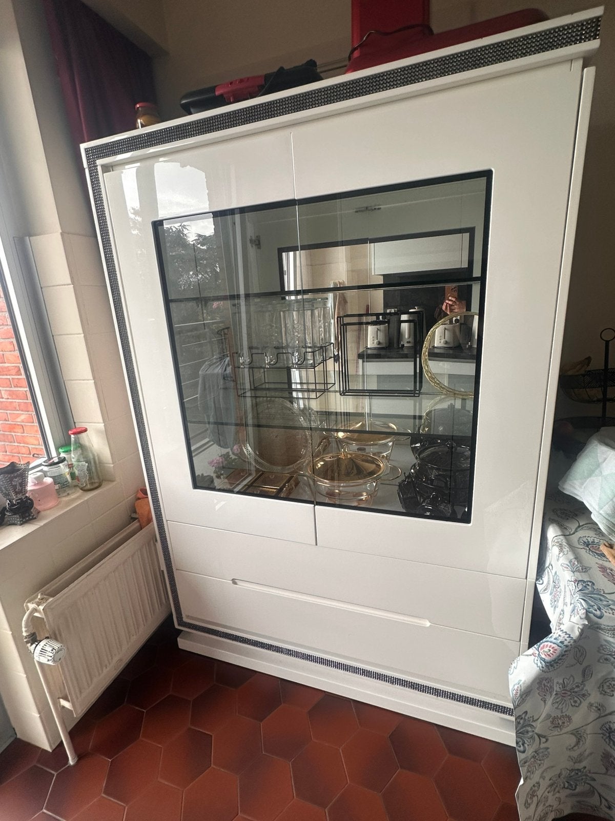 Mooie vitrinekast met glazen planken te koop, Huis en Inrichting, Ophalen, Zo goed als nieuw