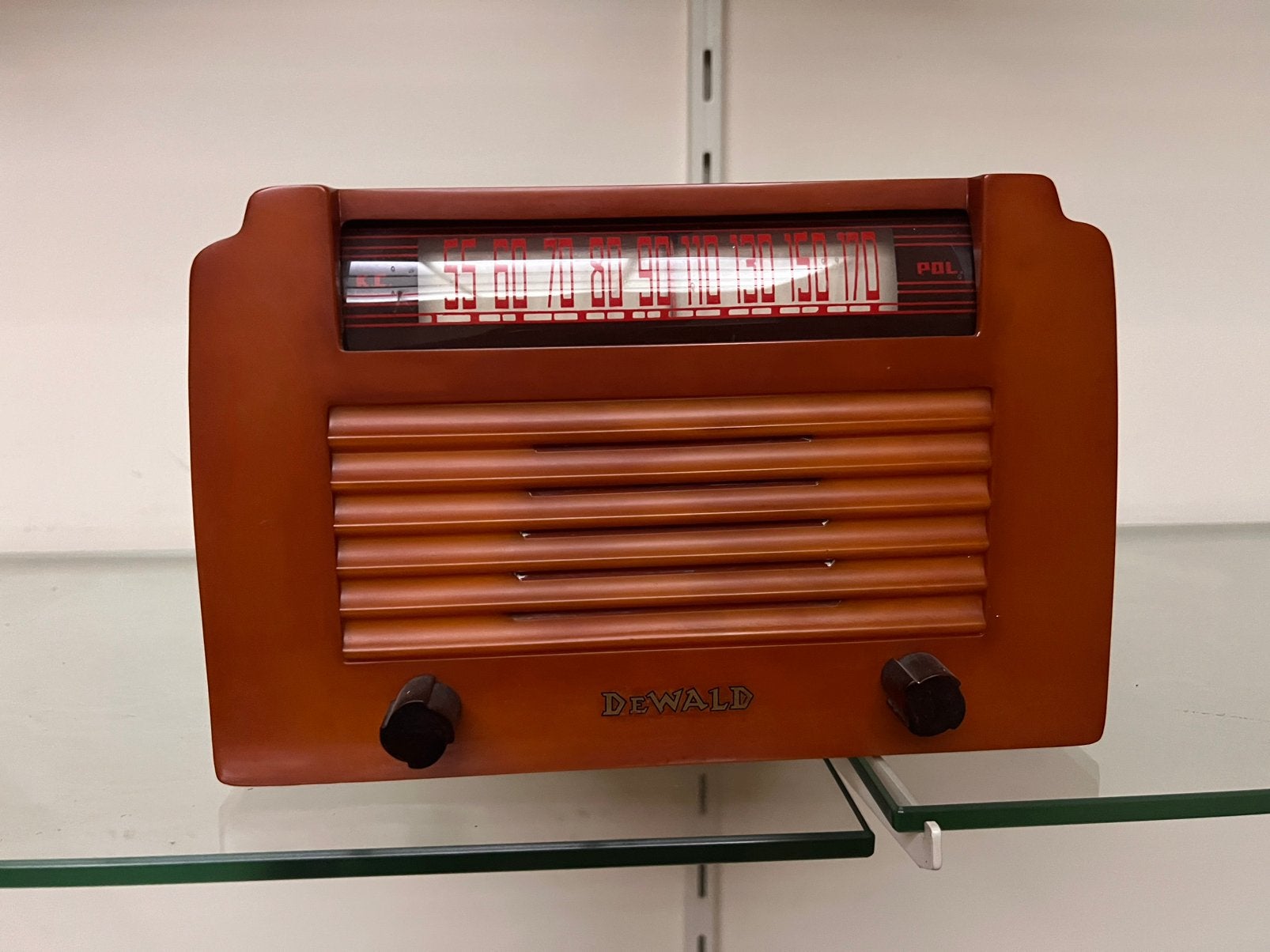 Zeldzame De Wald A502 Catalin radio uit 1938 - butterscotch, Antiek en Kunst, Antiek | Tv's en Audio, Ophalen of Verzenden