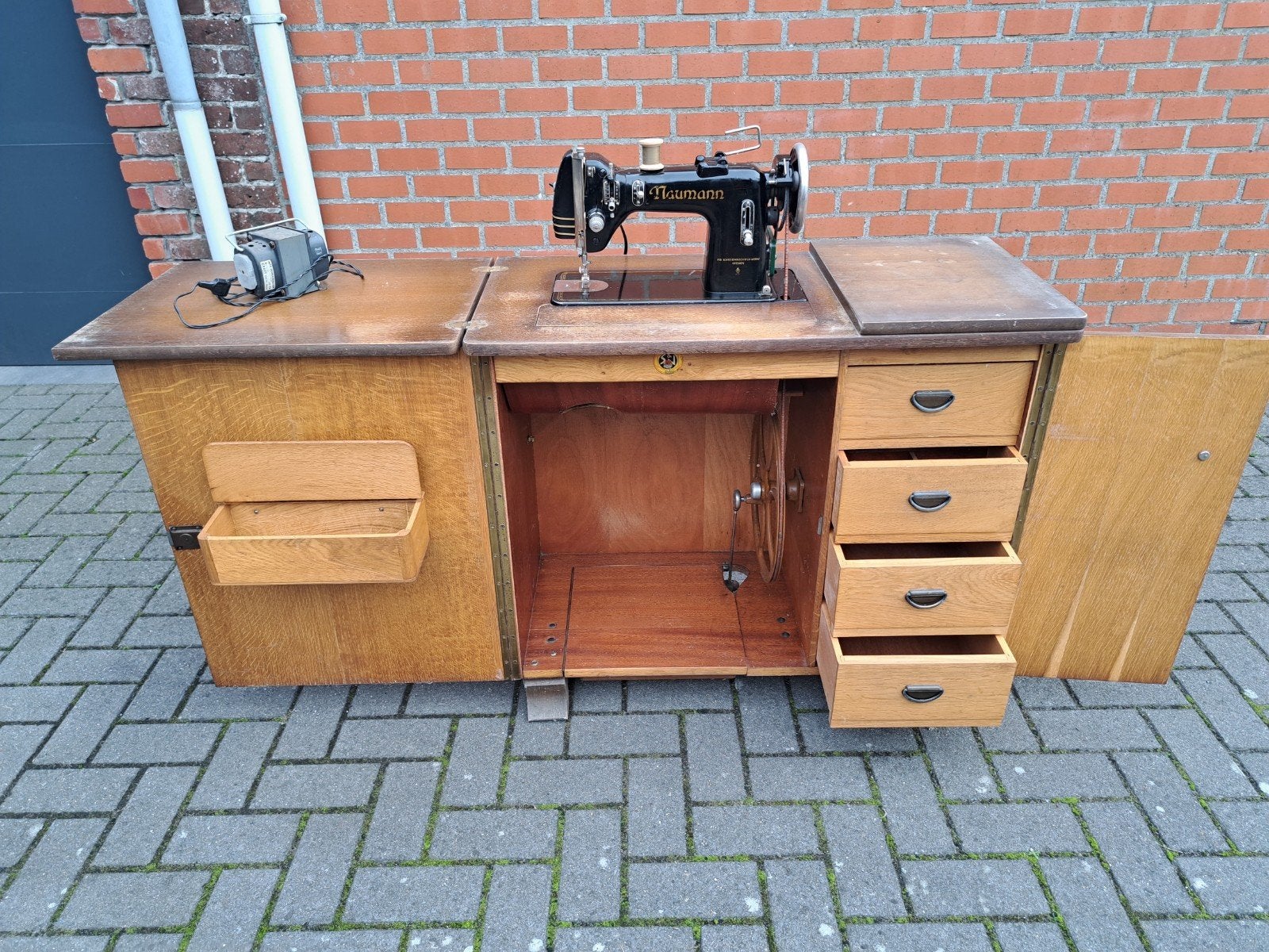 naaimachine, Enlèvement