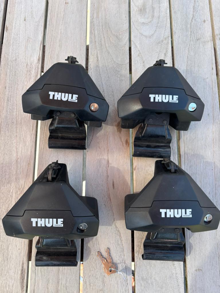 Thule dakdragers evo clamp + kit + square bars (127 cm), Auto diversen, Dakdragers, Ophalen, Zo goed als nieuw