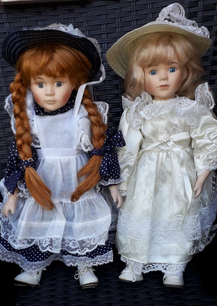 Porseleinen poppen Victoria en Imogen van The promenade ., Verzamelen, Ophalen of Verzenden