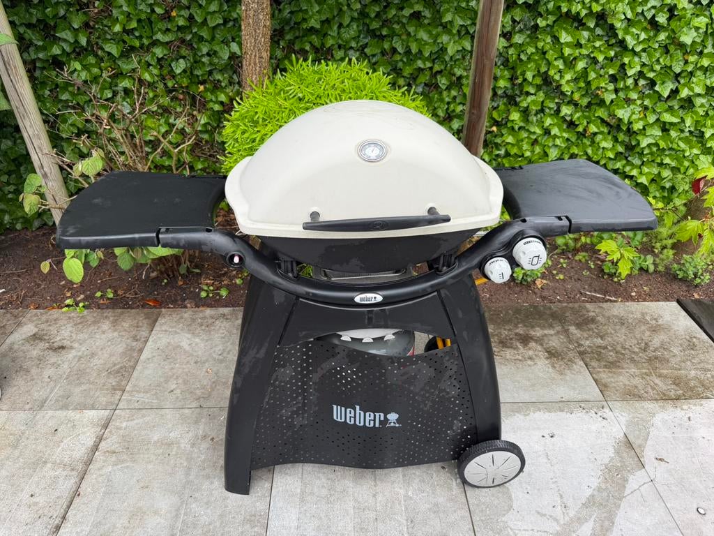 Weber gas bbq Q3000 met hoes, Enlèvement, Comme neuf
