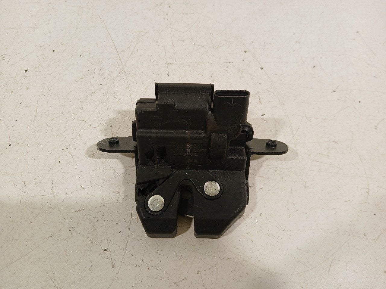 Slot mechaniek kofferdeksel achterklep elektrisch Fiat Tipo, Onderdelen@venauto.nl, Van der Ven Autorecycling B.V., Gebruikt, Ettenseweg 76, 4706 PB Roosendaal, The Netherlands