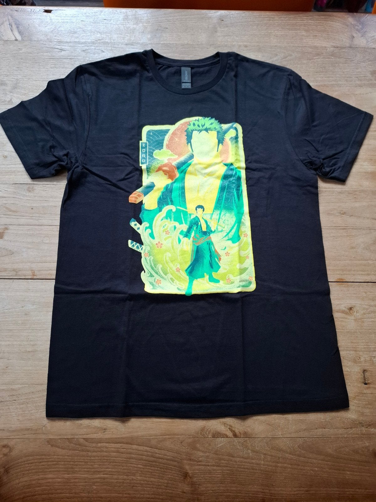 Zwart Qwertee T-shirt Great Wave Zoro maat M nieuw, Maat 48/50 (M), Zwart, Nieuw, Ophalen of Verzenden