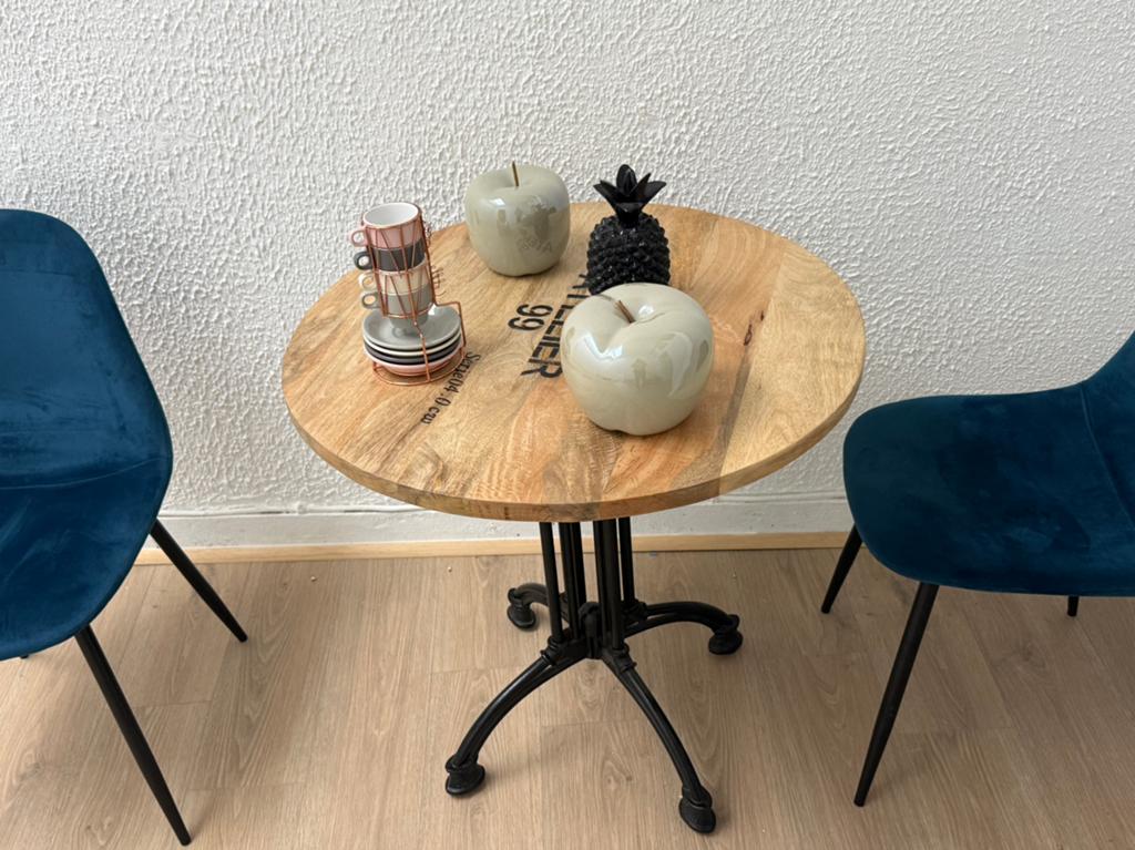 Super belle table avec 2 chaises, Huis en Inrichting, Tafels | Eettafels, Ophalen, Zo goed als nieuw