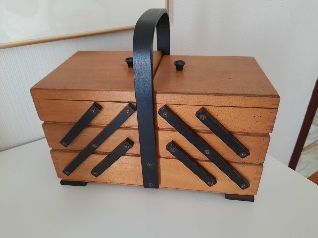 Naaikoffertje met 6 laadjes, Ophalen