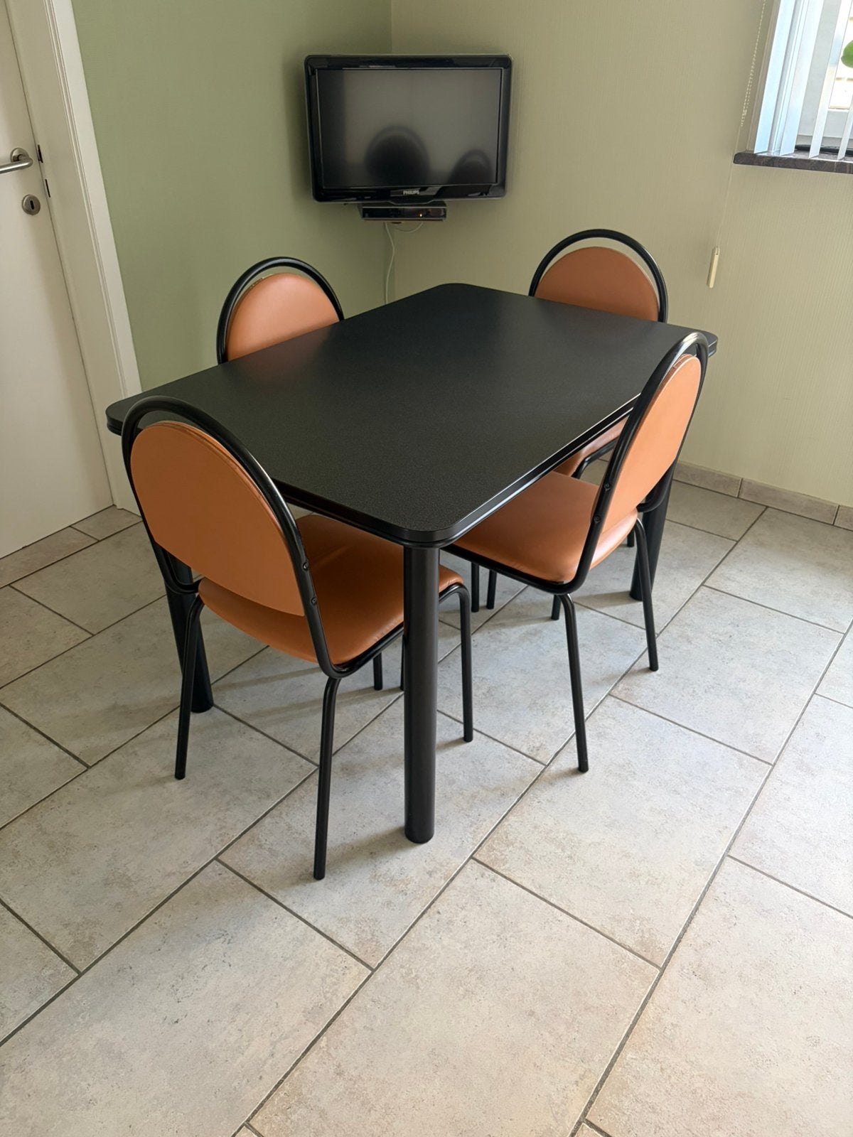 Tafel met 4 stoelen, Huis en Inrichting, Ophalen, Zo goed als nieuw