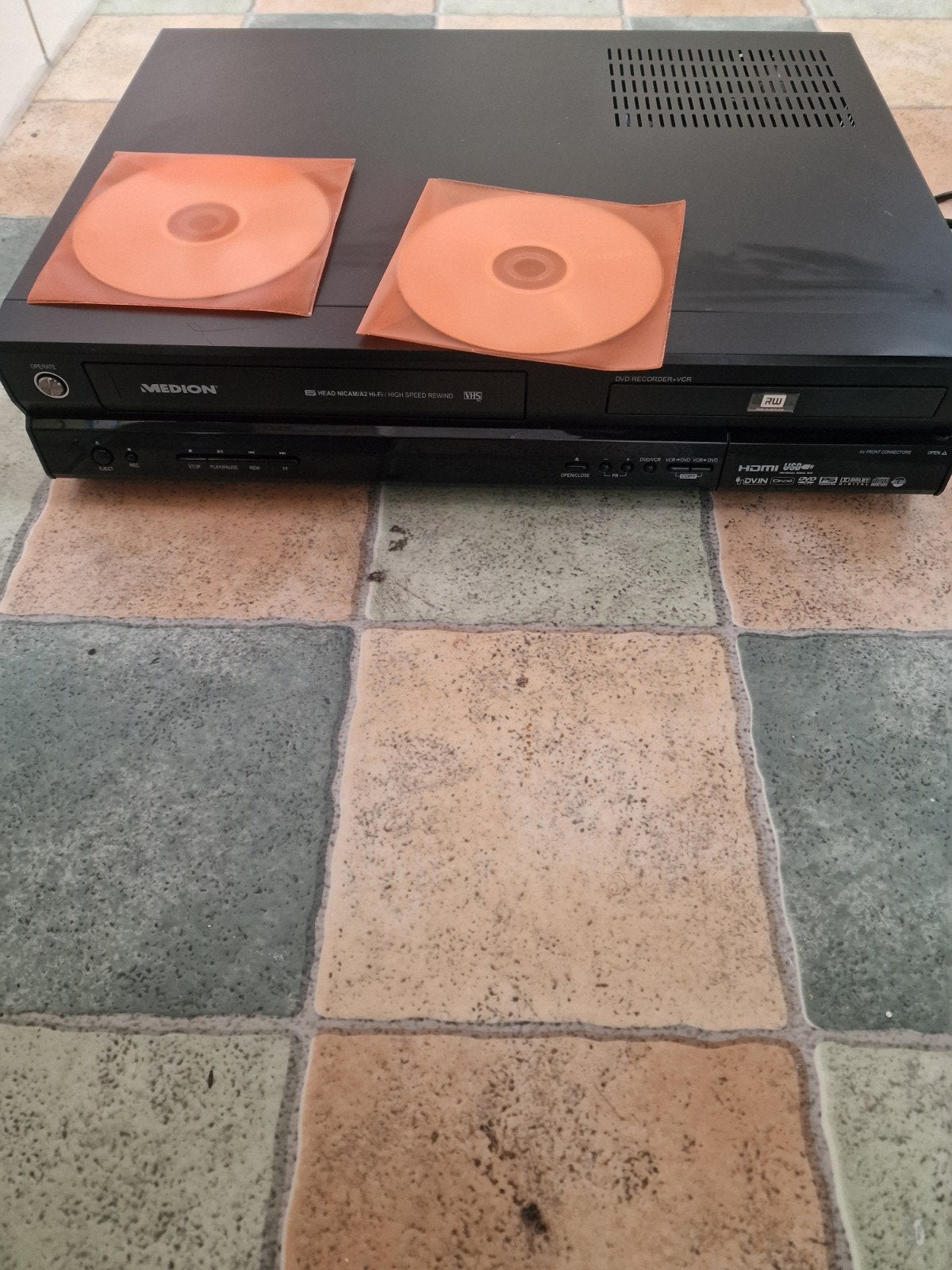 Combiné Magnétoscope VHS / Graveur DVD Medion MD 81664