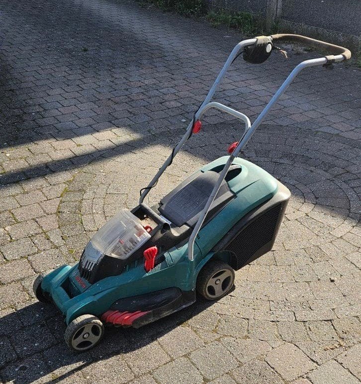 Tondeuse à gazon Bosch Rotak 43 LI 36V - moteur défectueux -, Tondeuses à gazon sur batterie, Tondeuse rotative, 40 à 49 cm, Enlèvement