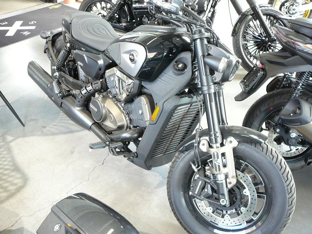 Motorfiets qj motor srv 600 v4-euro5, Motoren, Qj motor srv 600 v4, Occasion, 4 cilinders, Chopper