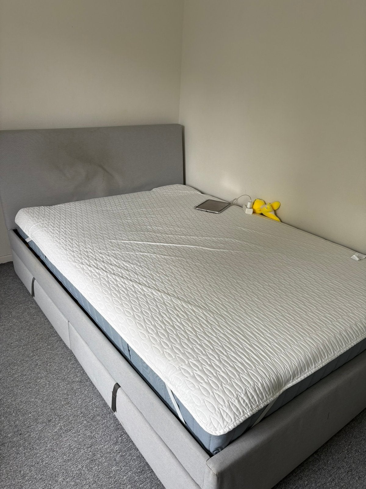 Lit ikea, Gris, 140 cm, Enlèvement, Utilisé
