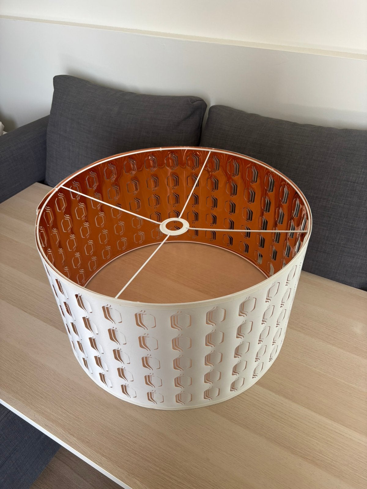 Abat-jour Ikea NYMÖ blanc/couleur laiton 59cm de diamètre, Maison & Meubles, Suspension, Plastique, Rond, Enlèvement