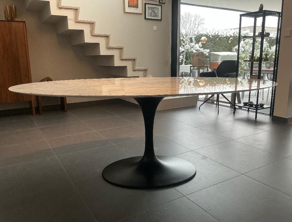 Tulip-tafel, ovaal, carrara marmer, Huis en Inrichting, Ophalen, 100 tot 150 cm, Zo goed als nieuw, Vijf personen of meer