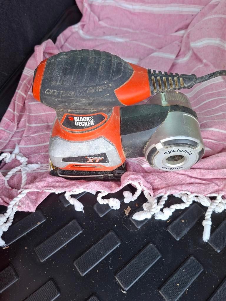 Ponceuse Black & Decker orbitale, Bricolage & Construction, Outillage | Ponceuses, Enlèvement