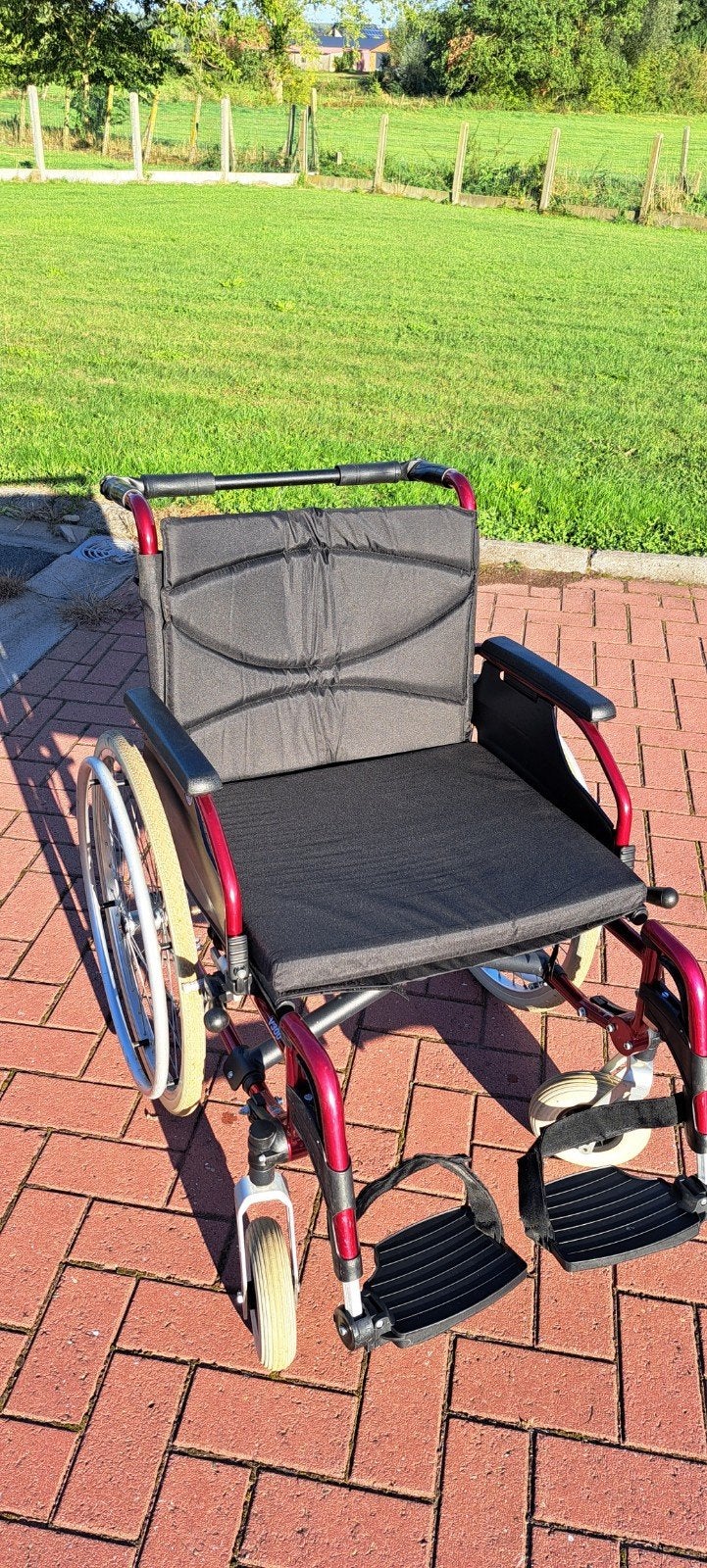 Rolstoel V300 zitbreedte 53 cm nieuwstaat, Diversen, Ophalen, Zo goed als nieuw