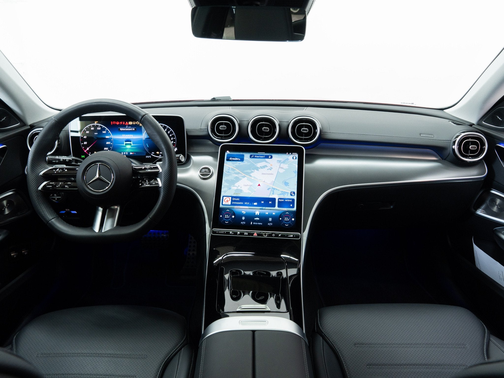 Mercedes-Benz C 300 e T AMG Night PANO Distronic+ Burmester, Automaat, Achterwielaandrijving, Gebruikt, Zwart