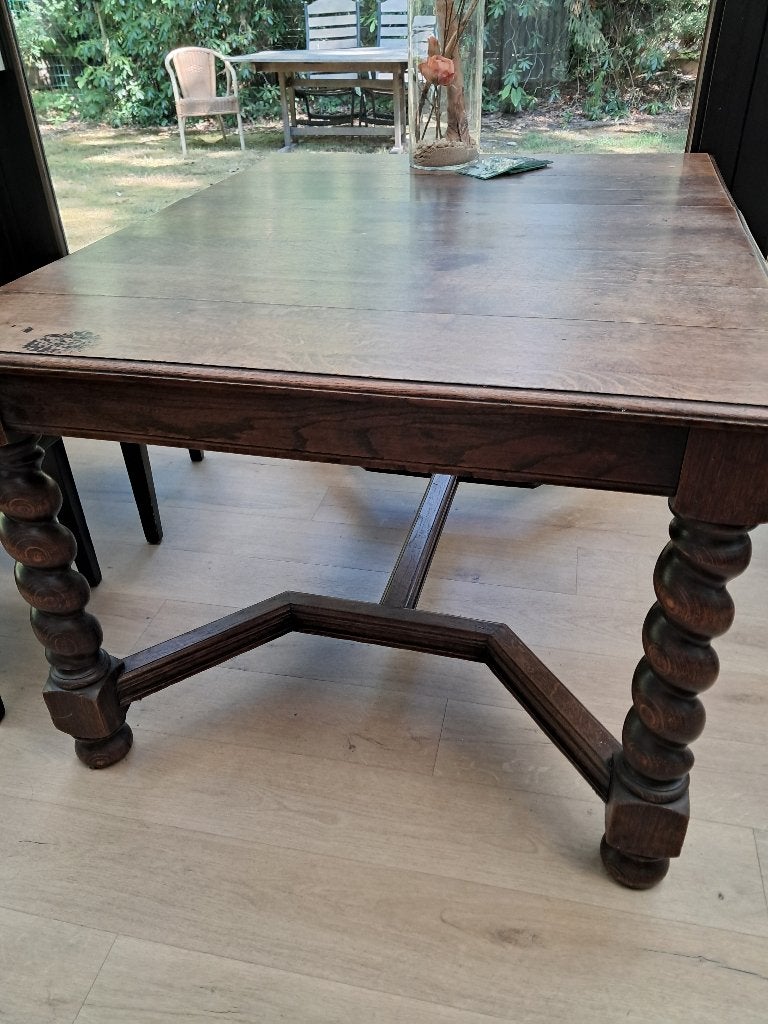 Antieke eettafel, Ophalen