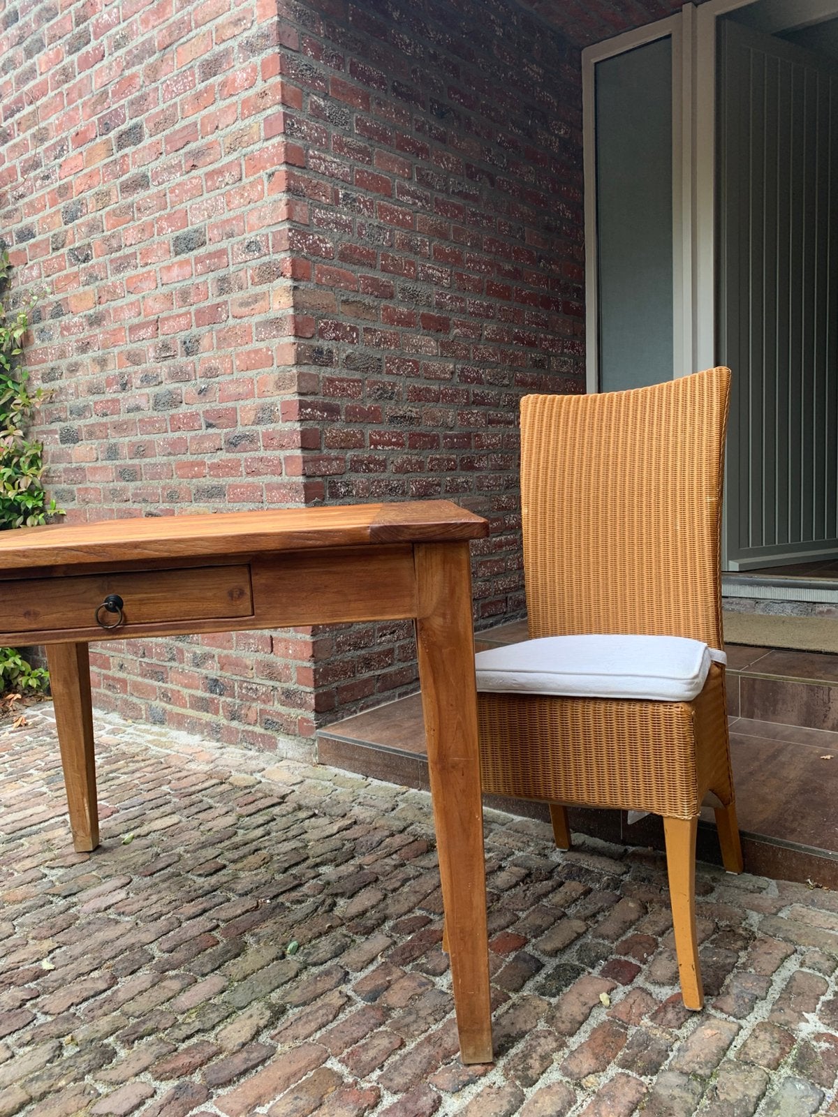 Landelijke teakhouten Eettafel + 4 Lloyd Loom Stoelen, Ophalen