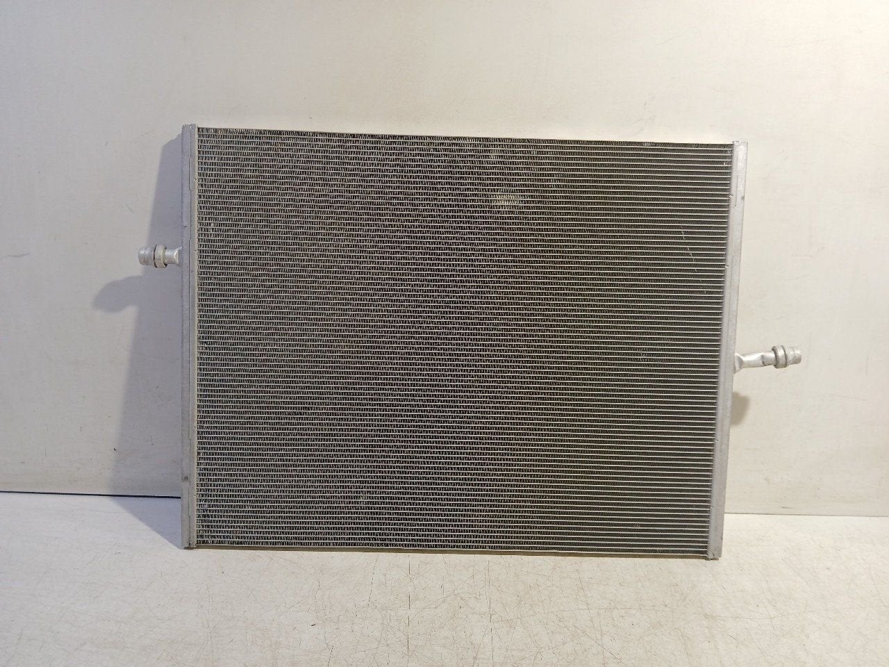 Airco radiateur Mercedes-Benz Sprinter, Onderdelen@venauto.nl, Van der Ven Autorecycling B.V., Ettenseweg 76, 4706 PB Roosendaal, The Netherlands