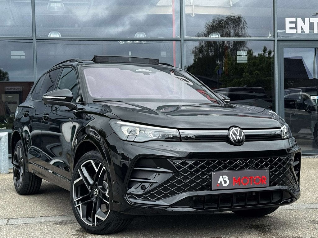 Volkswagen Tiguan Tiguan eHybrid 1.5 TSI R-Line DSG (200 kW), Auto's, Volkswagen, Automaat, Zwart, 4 cilinders, https://public.car-pass.be/vhr/affe4061-dd1c-4374-bfa7-2f4092f7577d