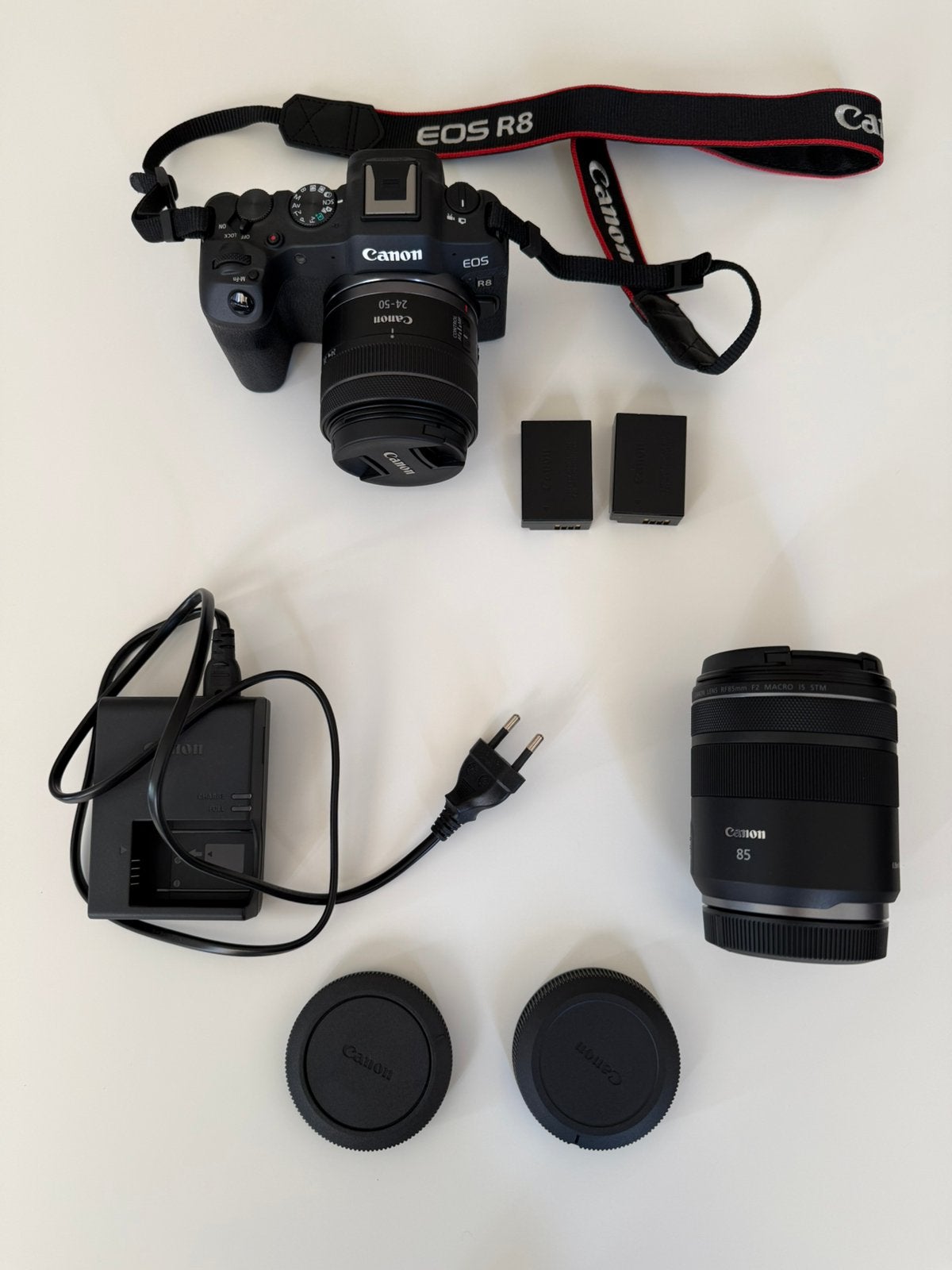 Canon EOS R8 + RF 24-50mm + RF 85mm F2 Macro IS STM, Canon, Batterie, Comme neuf, Enlèvement