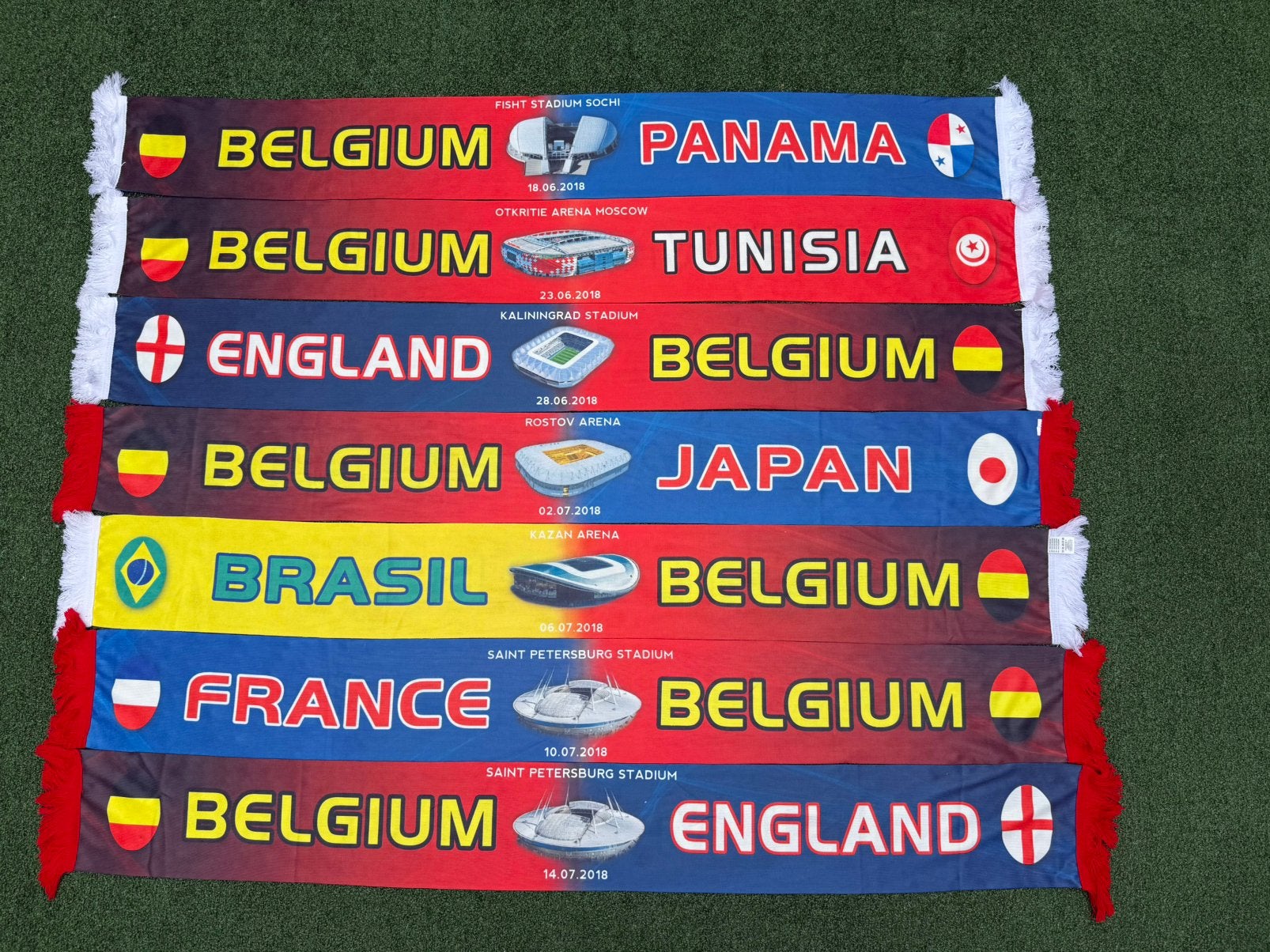 7 wedstrijdsjaals WC2018 rode duivels, Verzamelen, Sportartikelen en Voetbal, Ophalen of Verzenden, Zo goed als nieuw, Vaantje of Sjaal