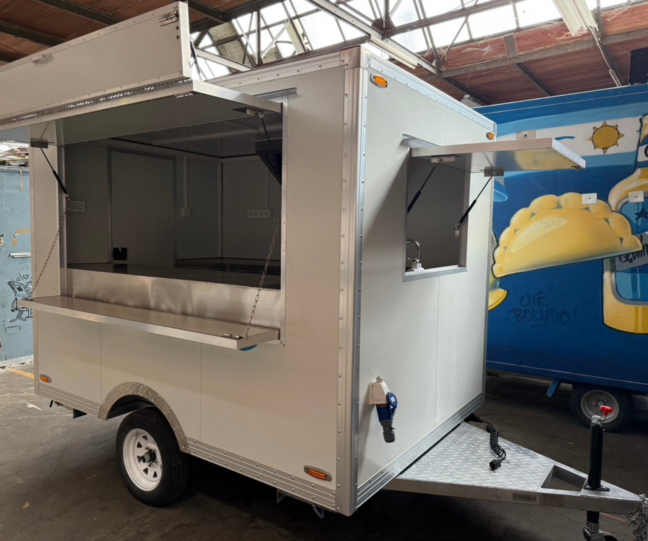 Foodtrailer boxline, Articles professionnels, Stock & Retail | Voitures, Enlèvement