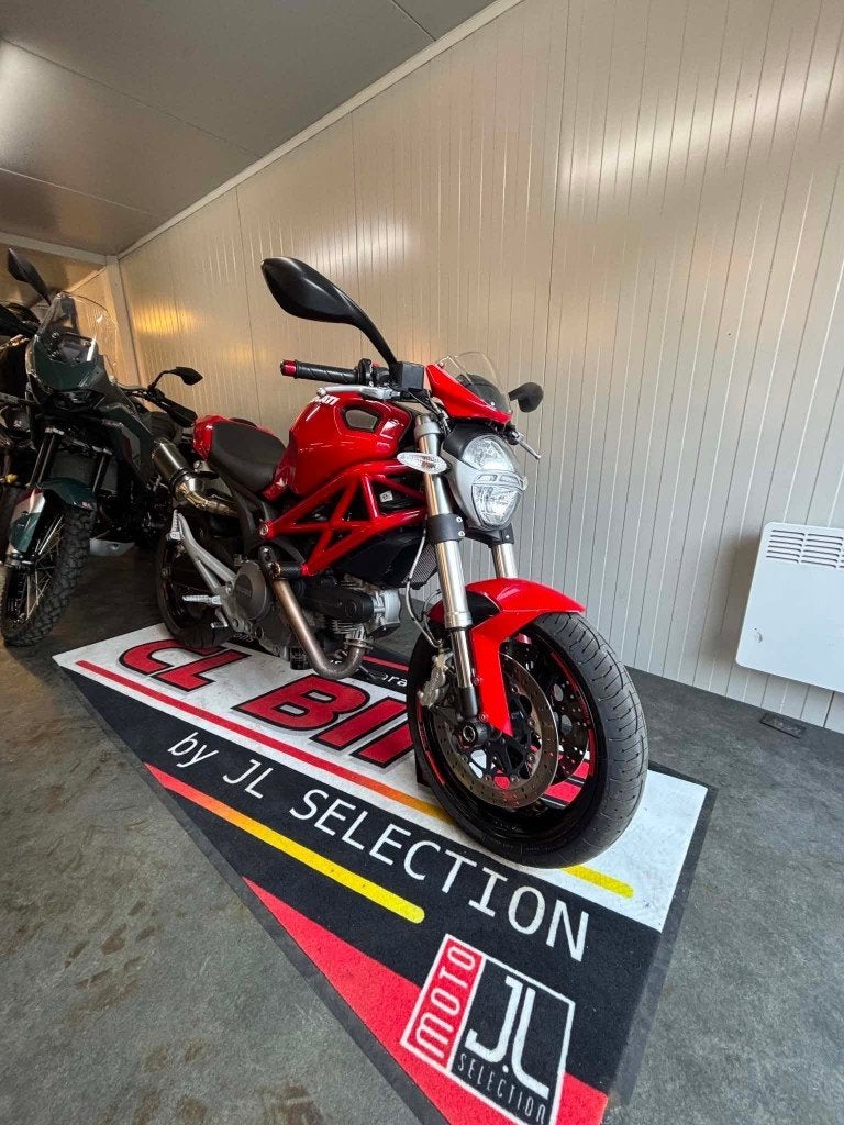  Ducati Monster 696, 2 cilinders, Occasion, Motorrijbewijs A, Bedrijf