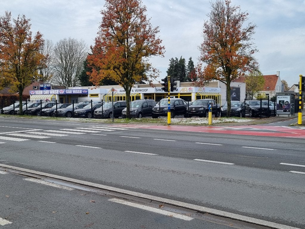Propriété commerciale avec plus de 65 places de parking, 1355 m², Achat, Industrie
