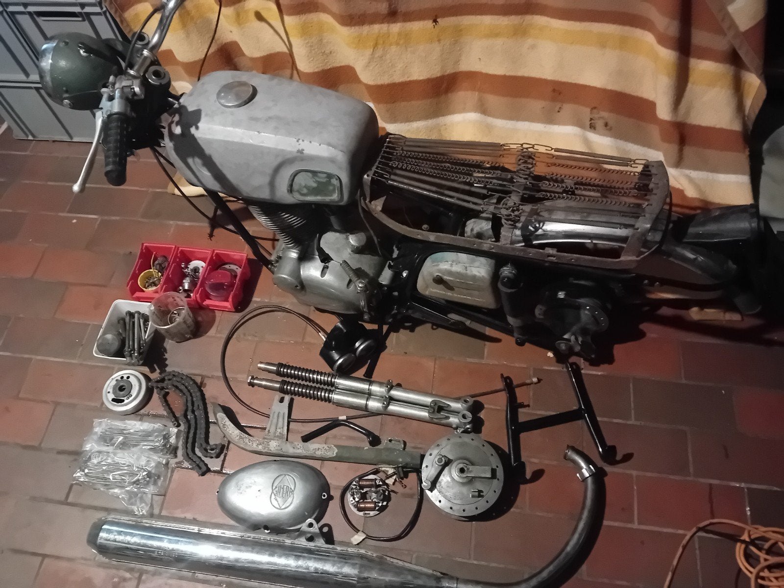 gilera 124 5v lusso, Enlèvement