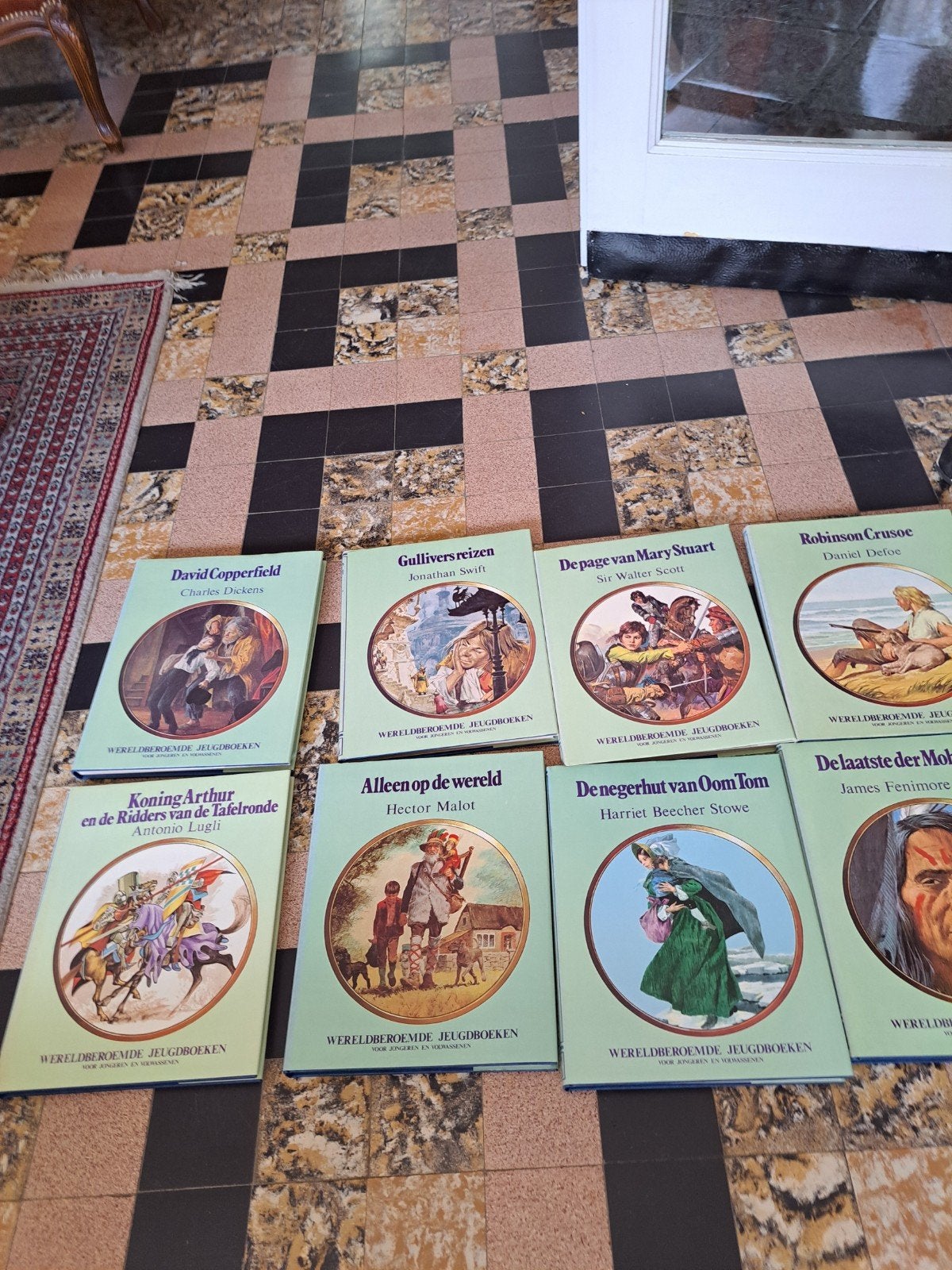 Lot 8 boeken, Ophalen