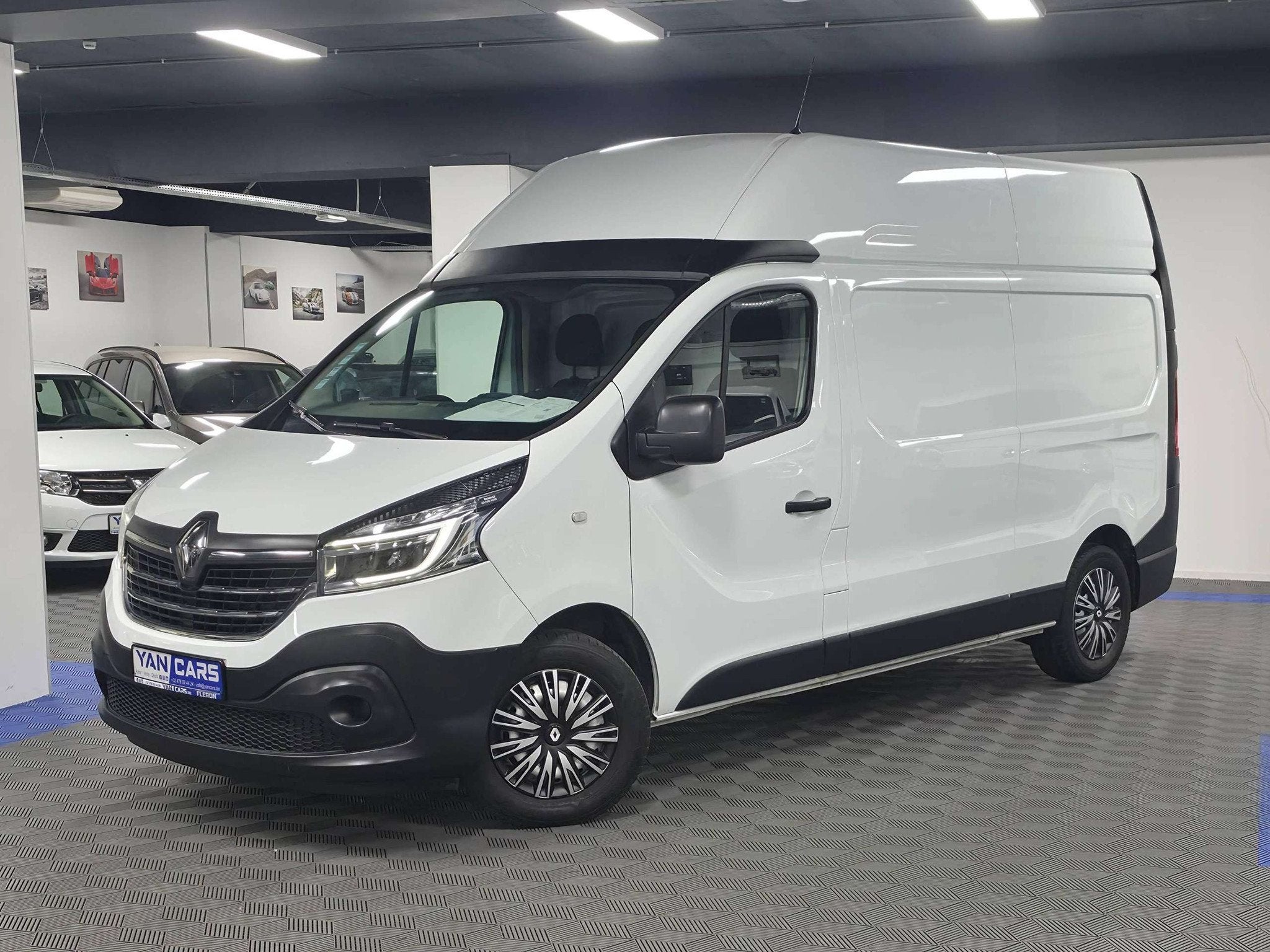 Renault Trafic L2H2 2.0 dCi 145 GRAND CONFORT • 72.000 KM, Autos, 145 ch, Achat, Euro 6, 3 places
